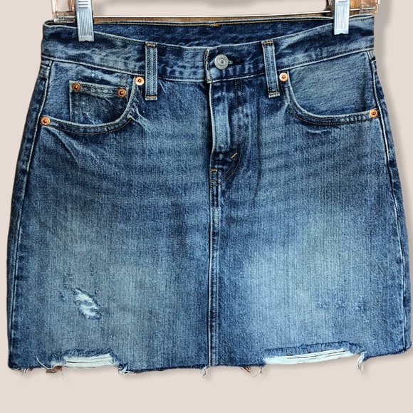 Levi’s distressed Denim Mini Skirt - Picture 1 of 7